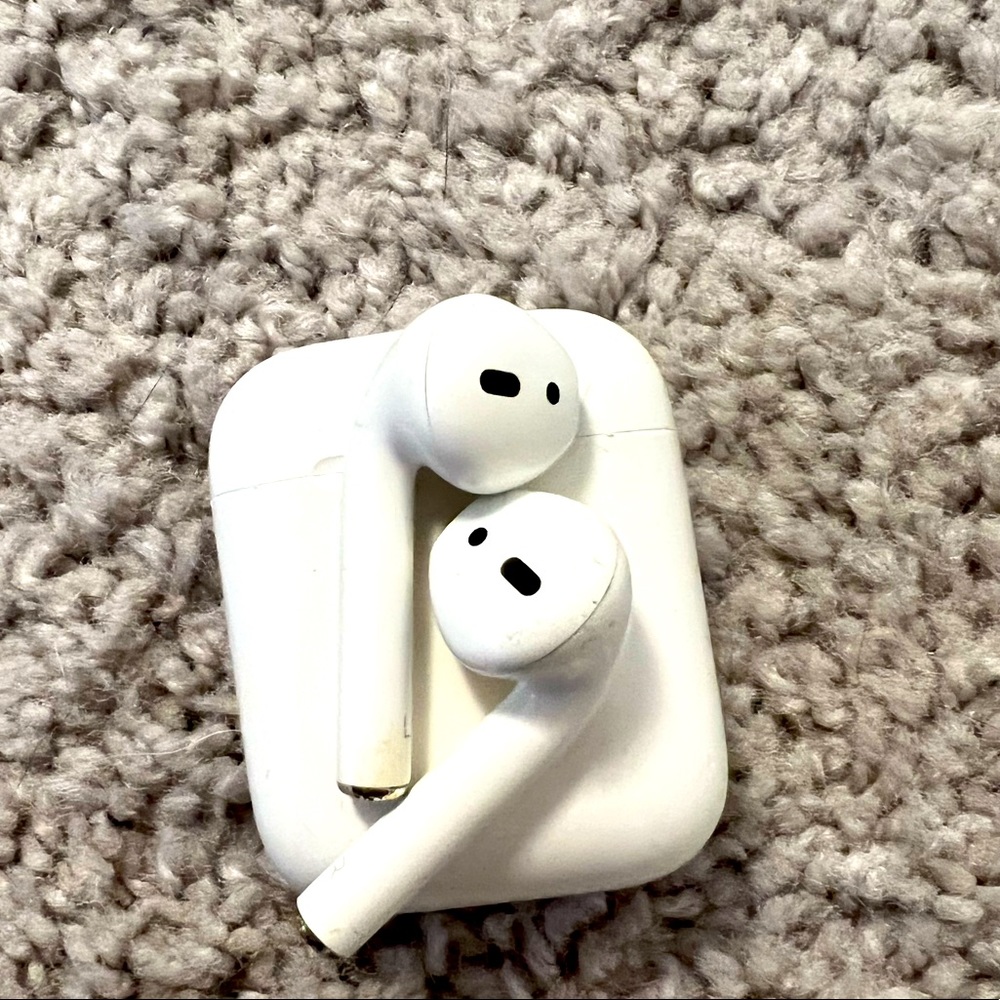 Apple AirPods (2nd gen)
